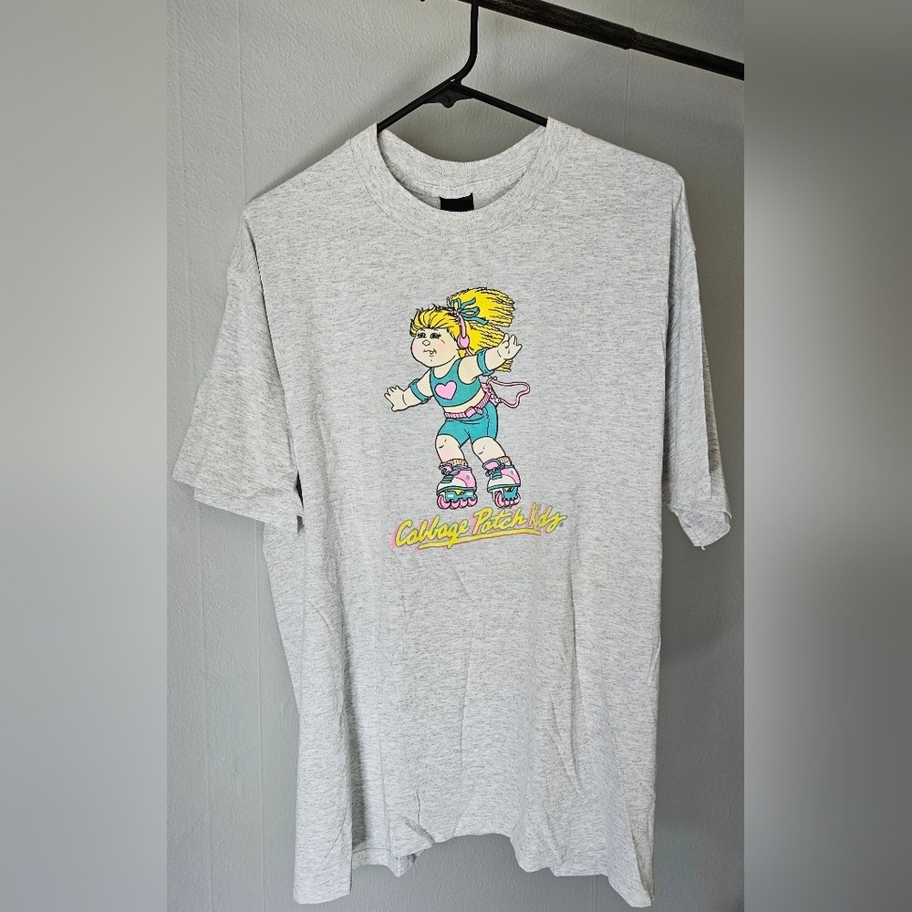 90's Cabbage Patch Kids Rollerblading Gray Graphic Short-Sleeve Tee